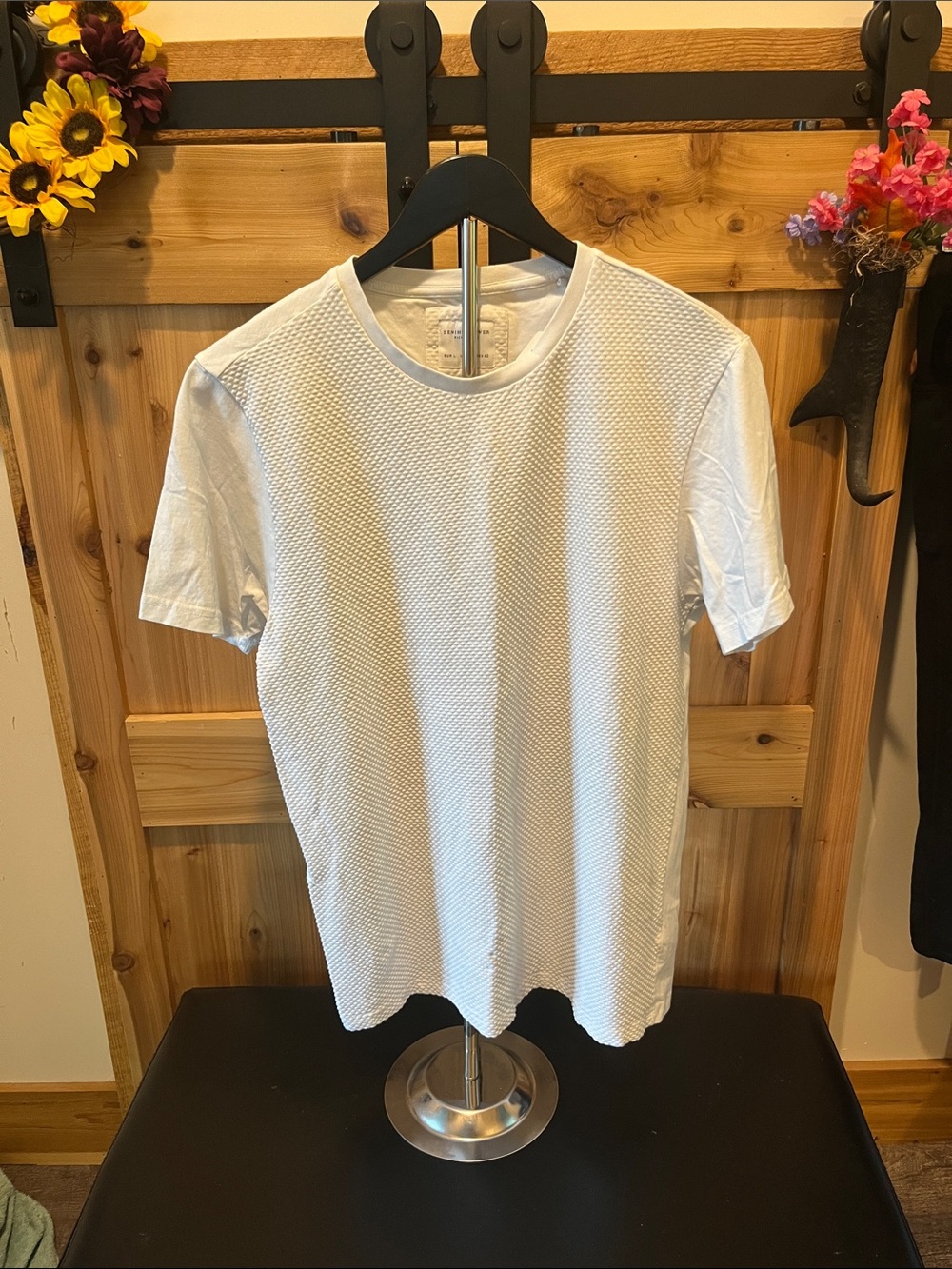 Denim & Flower White Short-Sleeve Textured Crew Tee